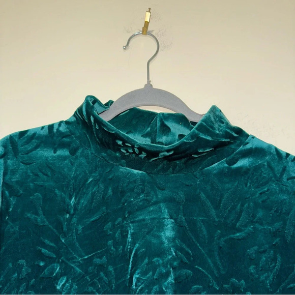 Women’s Plus Vintage Green Leaf Print Velvet Floral Hugh Neck Short Sleeve Top - Picture 5 of 11